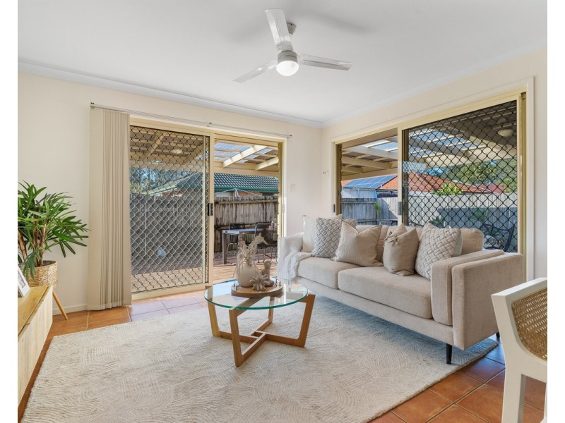 9 Deakin Close, Fitzgibbon QLD 4018