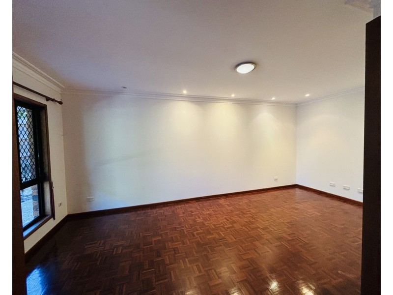 12 Alba Place, Bridgeman Downs QLD 4035