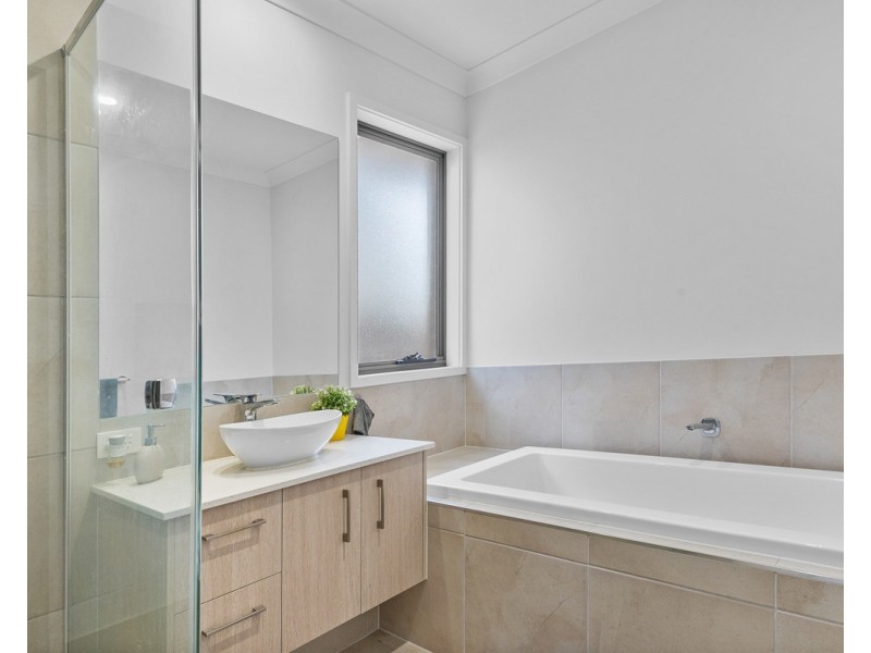 62 Needham Place, Bridgeman Downs QLD 4035