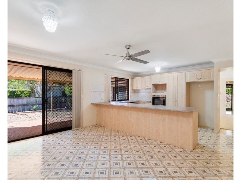 1 Kettleton Close, Bridgeman Downs QLD 4035