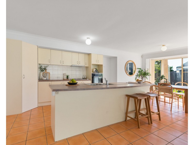 16 Hatia Grove, Ferny Grove QLD 4055