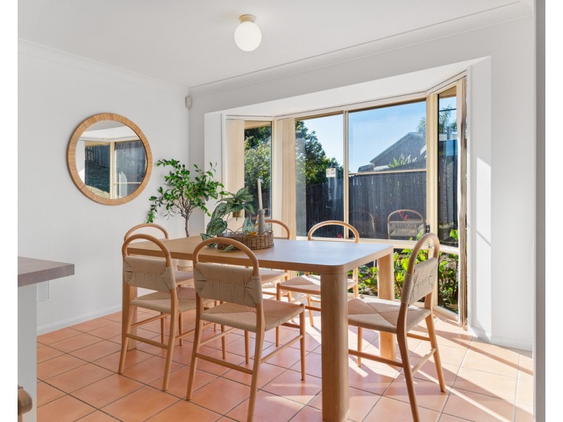 16 Hatia Grove, Ferny Grove QLD 4055