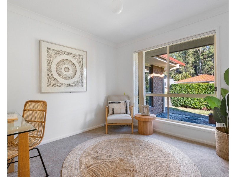 16 Hatia Grove, Ferny Grove QLD 4055