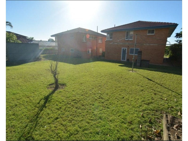38 Hilltop Avenue, Chermside QLD 4032