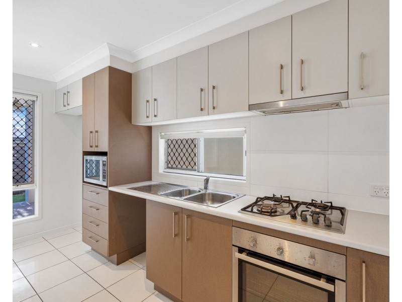 5 Cocoparra Place, Fitzgibbon QLD 4018