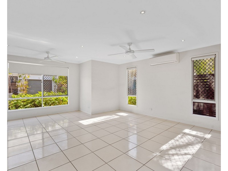 5 Cocoparra Place, Fitzgibbon QLD 4018