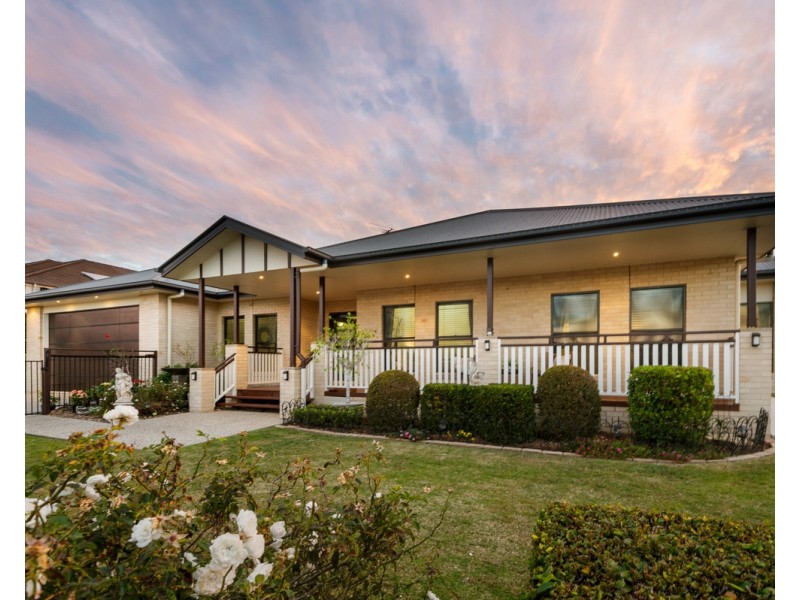 4 Anna Court, Cashmere QLD 4500