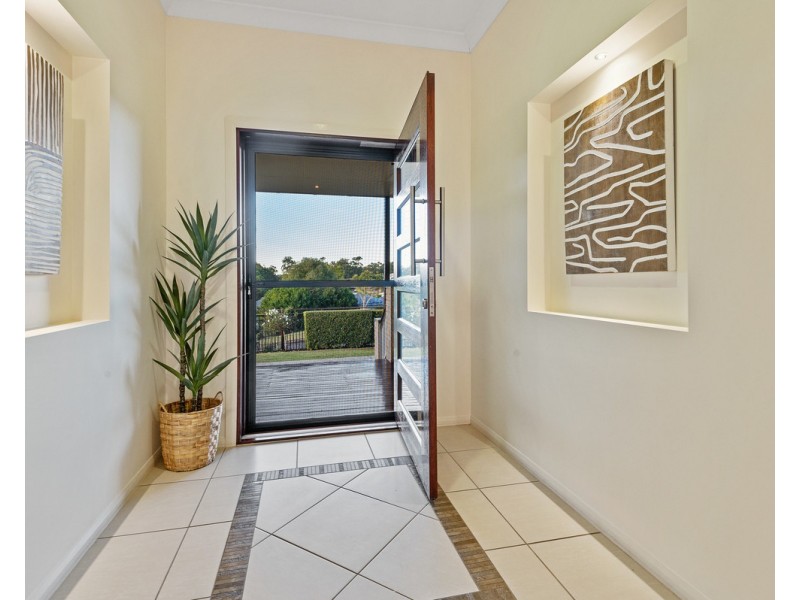4 Anna Court, Cashmere QLD 4500