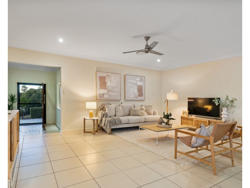 4 Anna Court, Cashmere QLD 4500