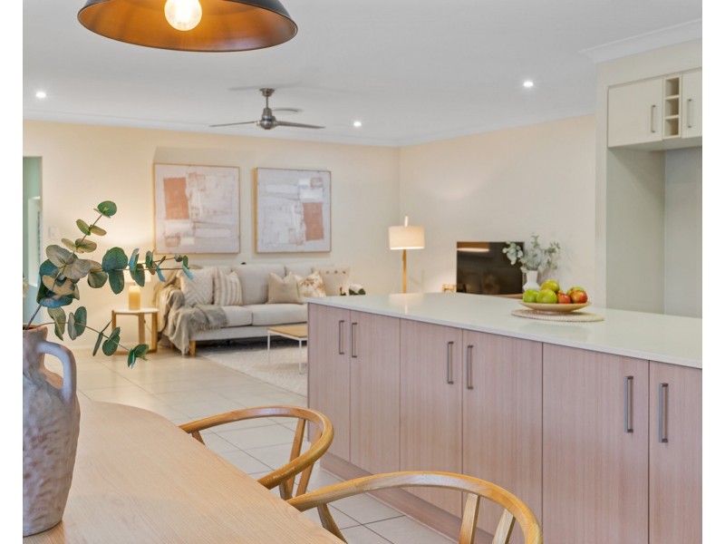 4 Anna Court, Cashmere QLD 4500