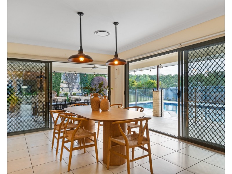 4 Anna Court, Cashmere QLD 4500