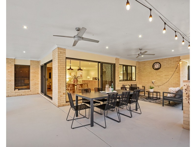 4 Anna Court, Cashmere QLD 4500