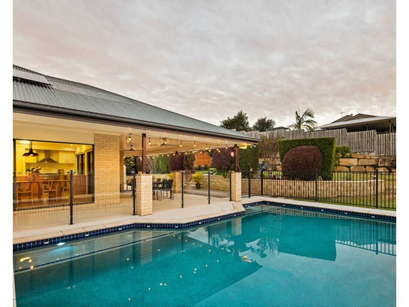 4 Anna Court, Cashmere QLD 4500