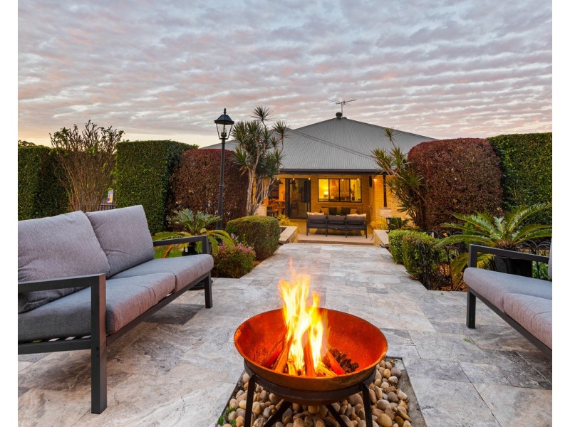 4 Anna Court, Cashmere QLD 4500