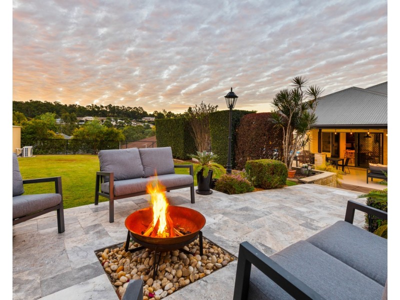 4 Anna Court, Cashmere QLD 4500