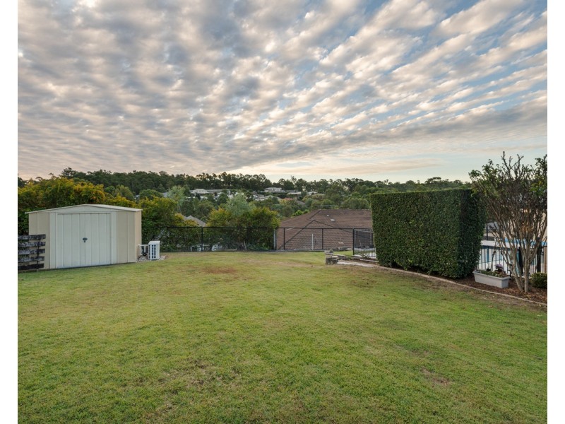 4 Anna Court, Cashmere QLD 4500