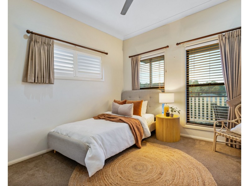 4 Anna Court, Cashmere QLD 4500