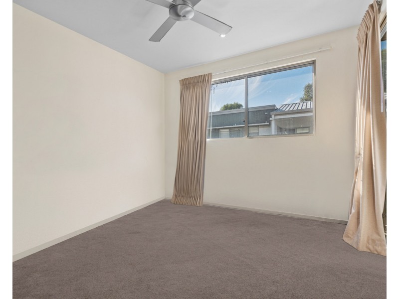 Unit 2/8 Palmerston Lane, Fitzgibbon QLD 4018