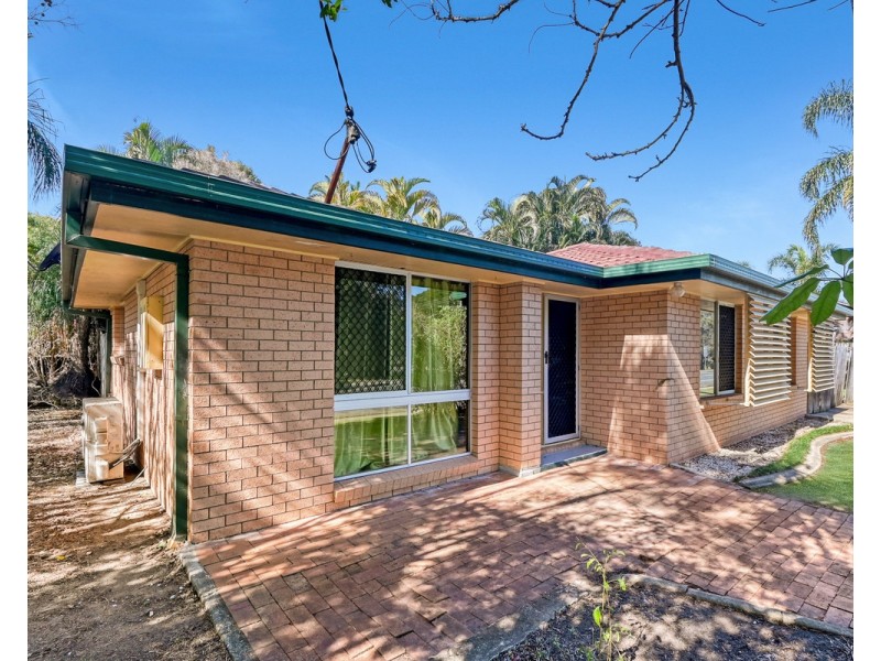 22 Macquarie Drive, Petrie QLD 4502