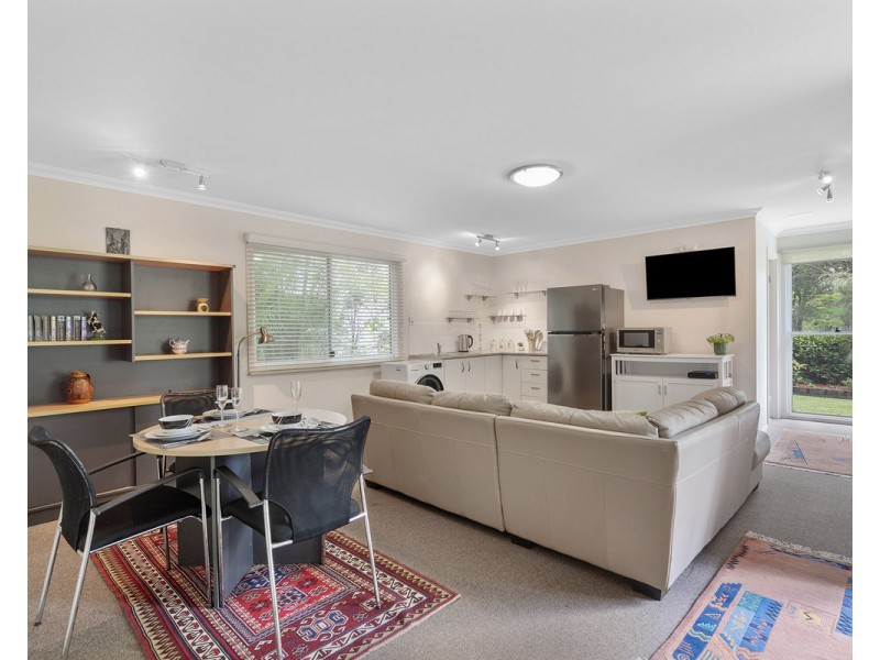 2/27 Reinhold Crescent, Chermside QLD 4032