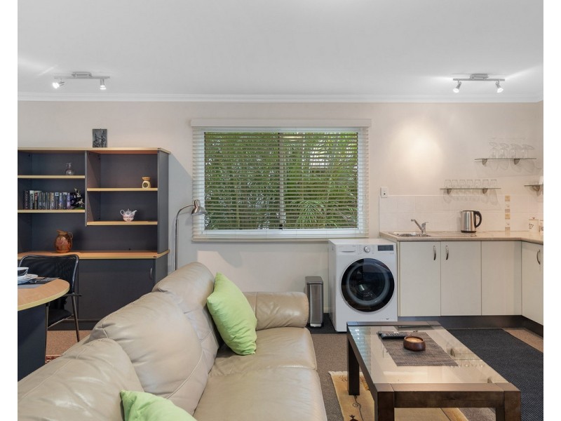 2/27 Reinhold Crescent, Chermside QLD 4032