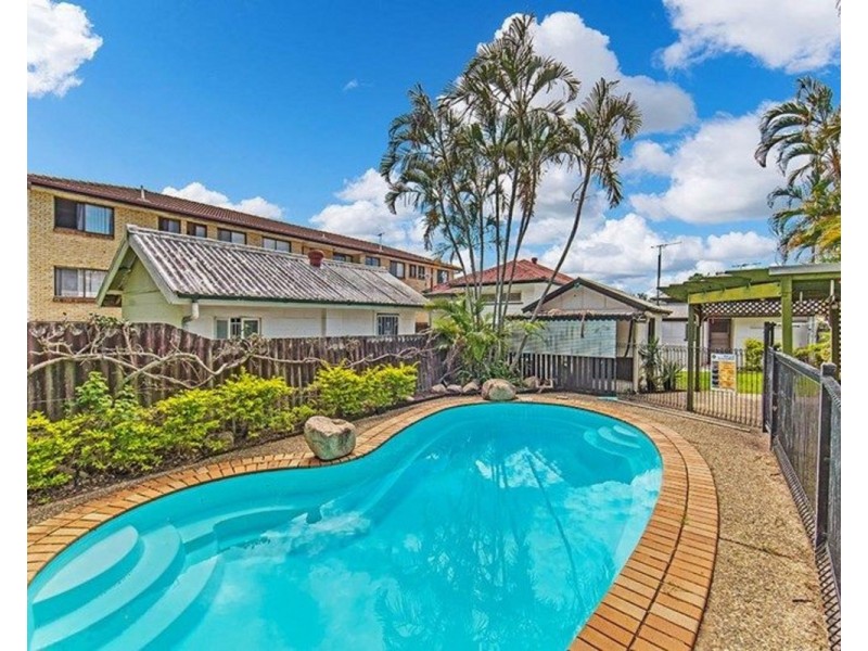 44 Hilltop Avenue, Chermside QLD 4032