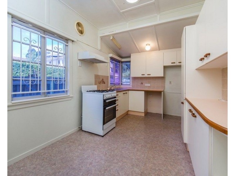44 Hilltop Avenue, Chermside QLD 4032
