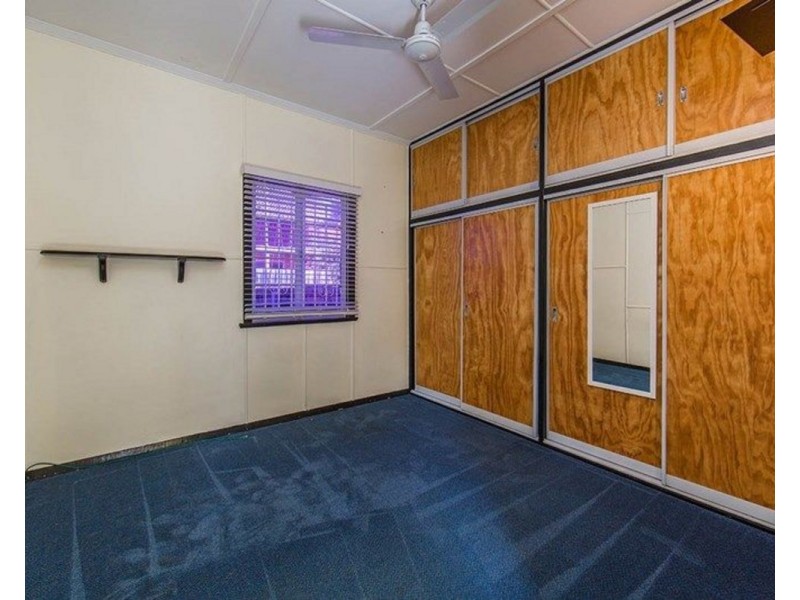 44 Hilltop Avenue, Chermside QLD 4032