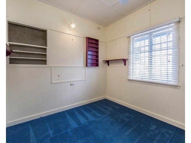 44 Hilltop Avenue, Chermside QLD 4032