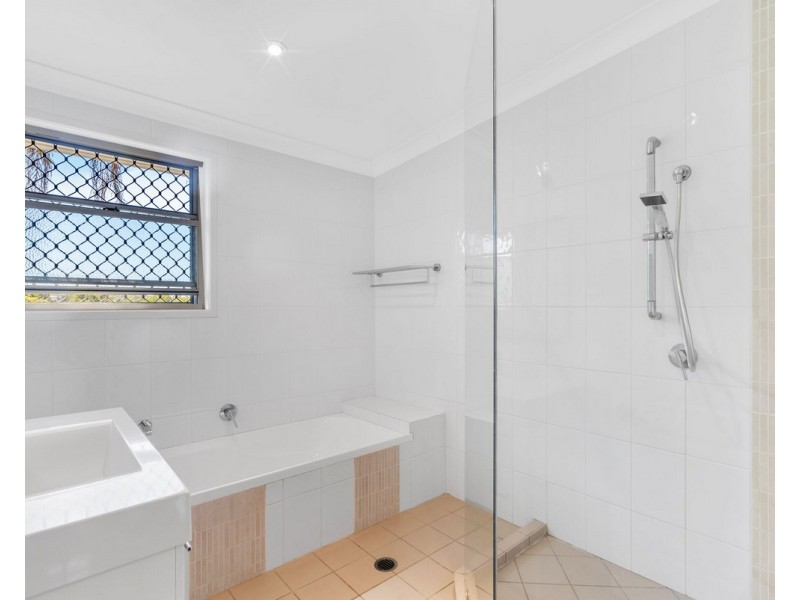 12 Tyrone Street, Chermside West QLD 4032
