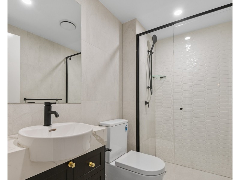 2/21-23 Sparkes Street, Chermside QLD 4032