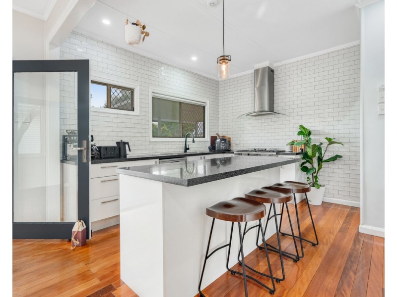 9 Basnett Street, Chermside West QLD 4032