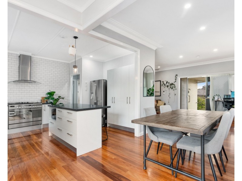 9 Basnett Street, Chermside West QLD 4032