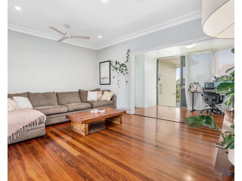 9 Basnett Street, Chermside West QLD 4032