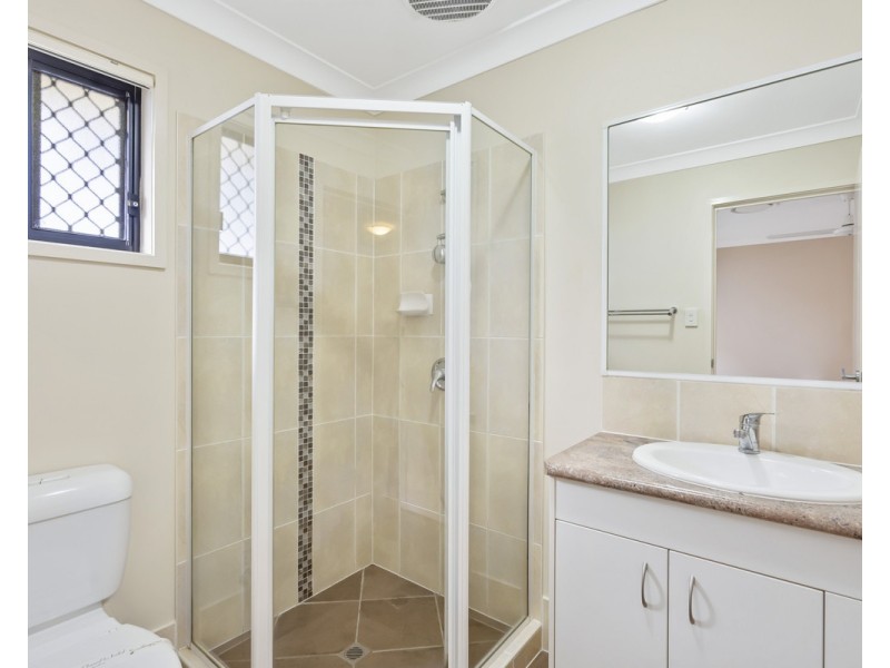 77 Cowie Road, Carseldine QLD 4034