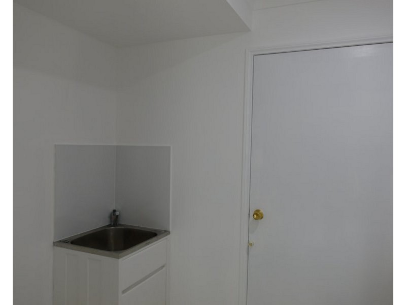 8/23 Latham Street, Chermside QLD 4032