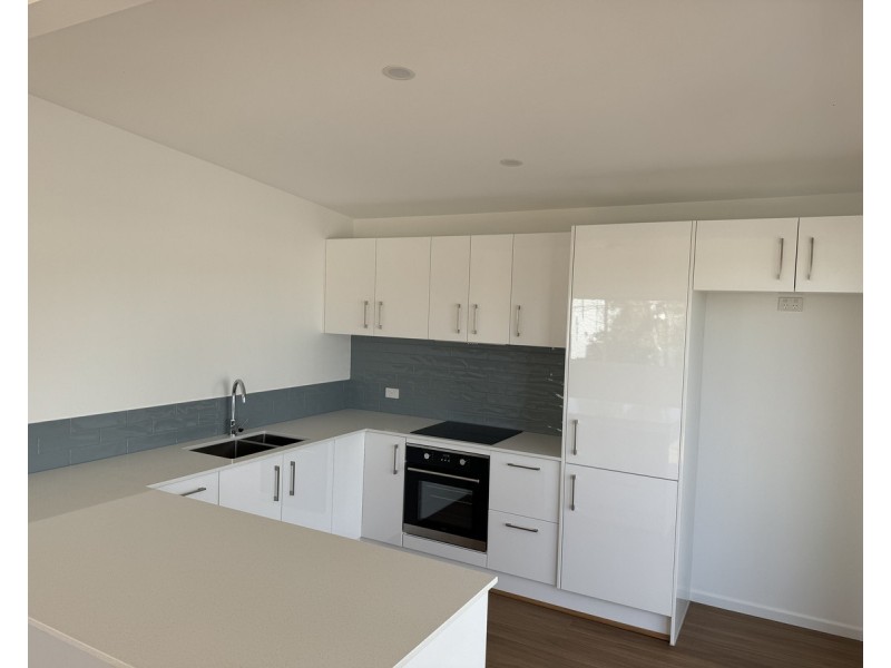 11 Clayton Street, Sandgate QLD 4017