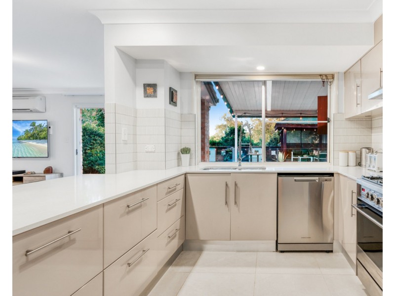 15 Voyager Circuit, Bridgeman Downs QLD 4035