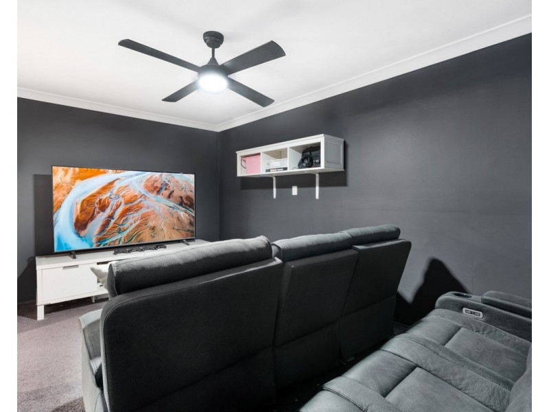 15 Voyager Circuit, Bridgeman Downs QLD 4035