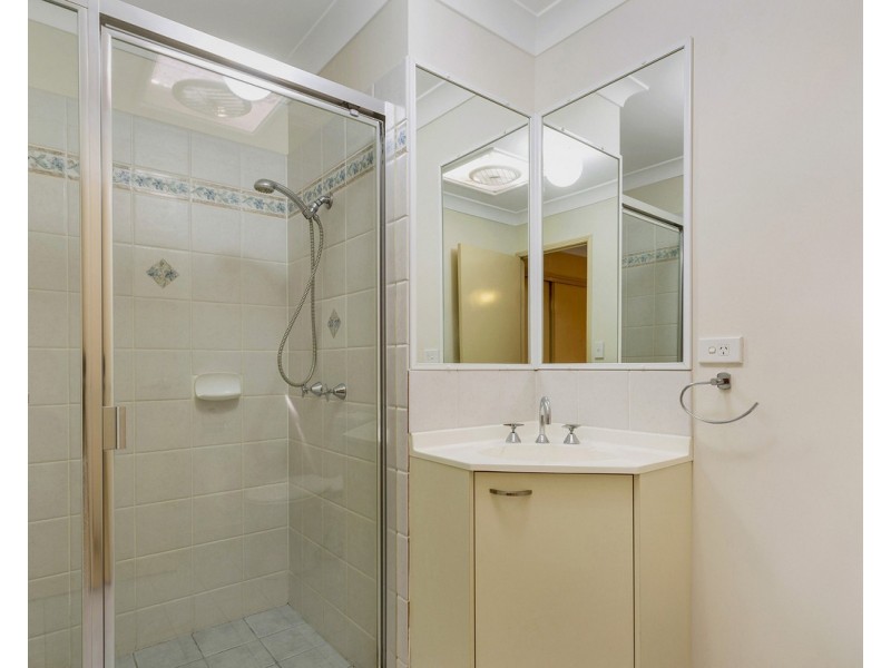 2/58 Sparkes Street, Chermside QLD 4032