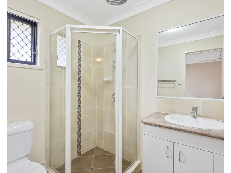 77 Cowie Road, Carseldine QLD 4034