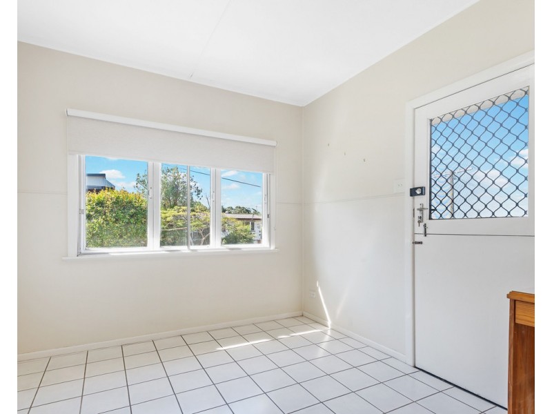 8 Eastbourne Street, Chermside West QLD 4032