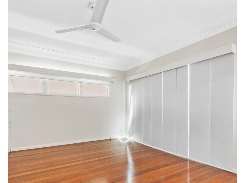 8 Eastbourne Street, Chermside West QLD 4032