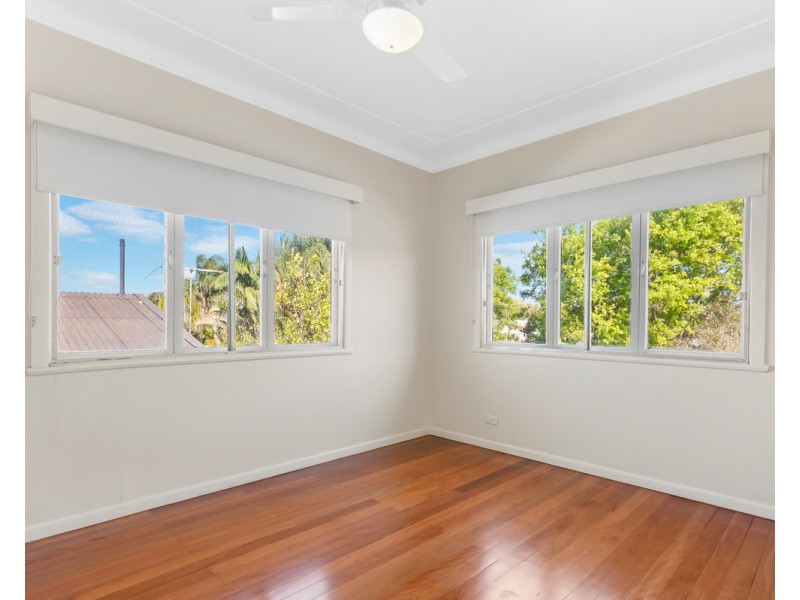 8 Eastbourne Street, Chermside West QLD 4032