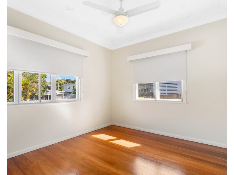 8 Eastbourne Street, Chermside West QLD 4032