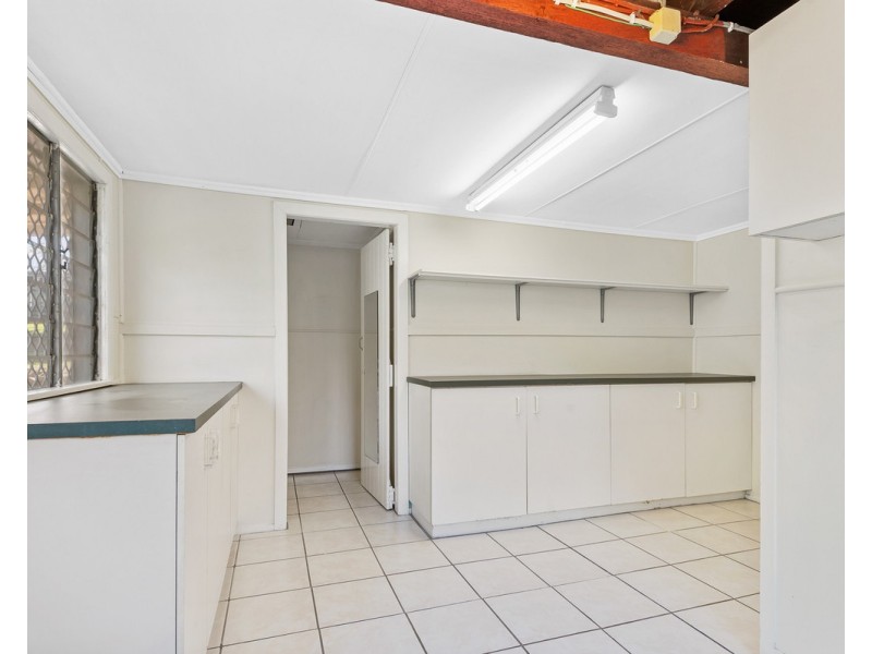 8 Eastbourne Street, Chermside West QLD 4032