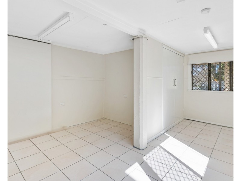8 Eastbourne Street, Chermside West QLD 4032