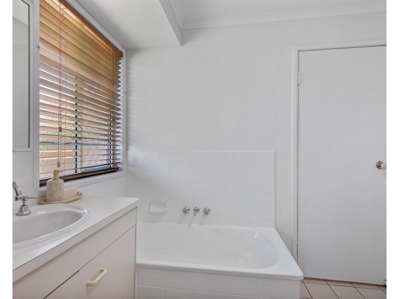6 Hibiscus Circuit, Fitzgibbon QLD 4018