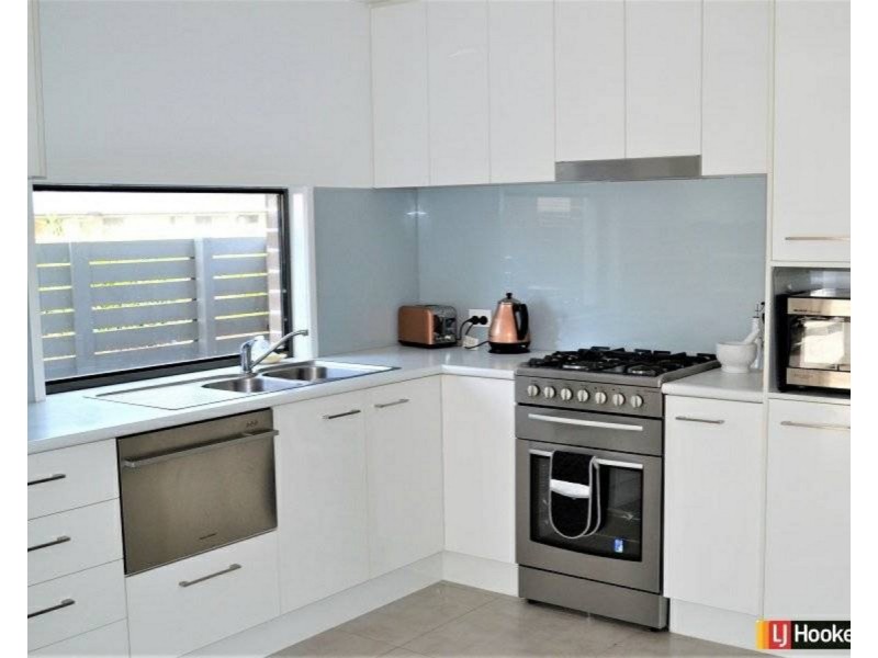 8 Ningaloo Lane, Fitzgibbon QLD 4018