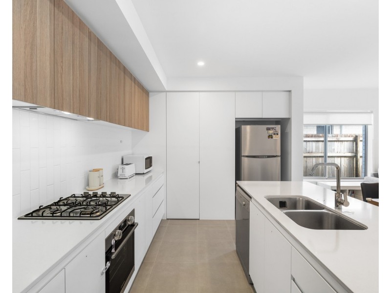 34 CRAWFORD Street, Strathpine QLD 4500